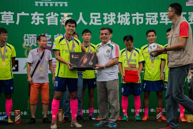 女排世联赛中国3-0完胜保加利亚