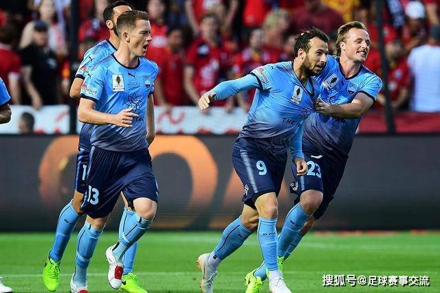 足坛速报：拜仁主场5球屠戮，米兰登顶，曼城4-1取胜